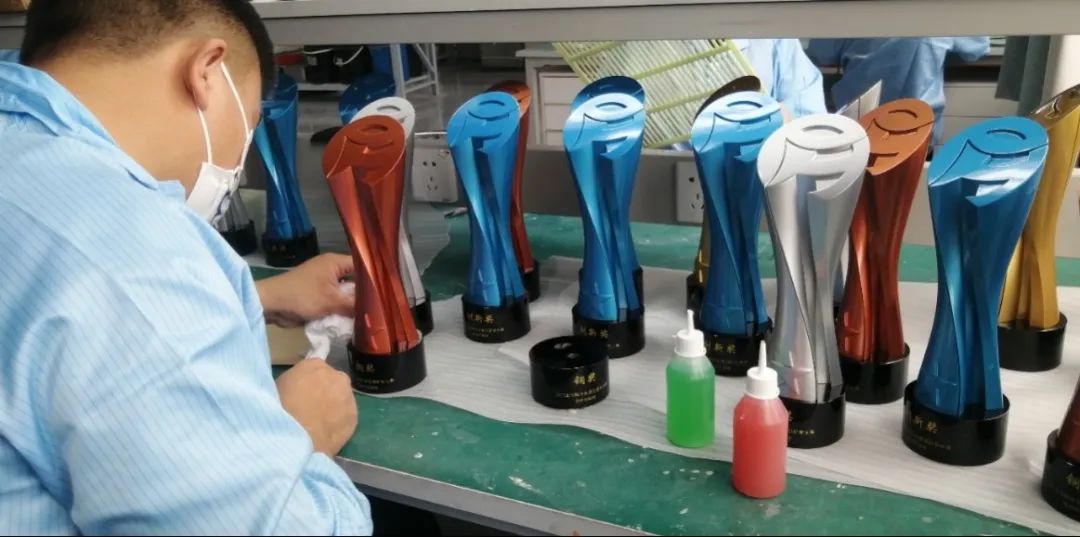 优联智造助力个性化小批量定制，速度快、质量好、更省钱