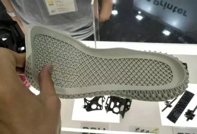 抢先一步占领3D打印鞋市场刚需,国内鞋企和阿迪达斯只差一个“FL”-1